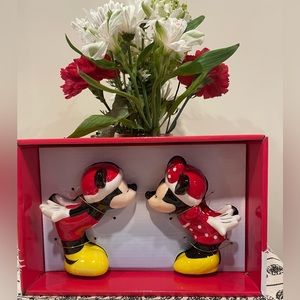 Disney Christmas Mickey and Minnie salt and pepper shakers